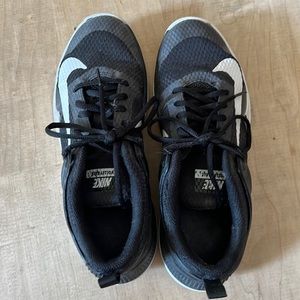 Nike volleyball shoes sz 9